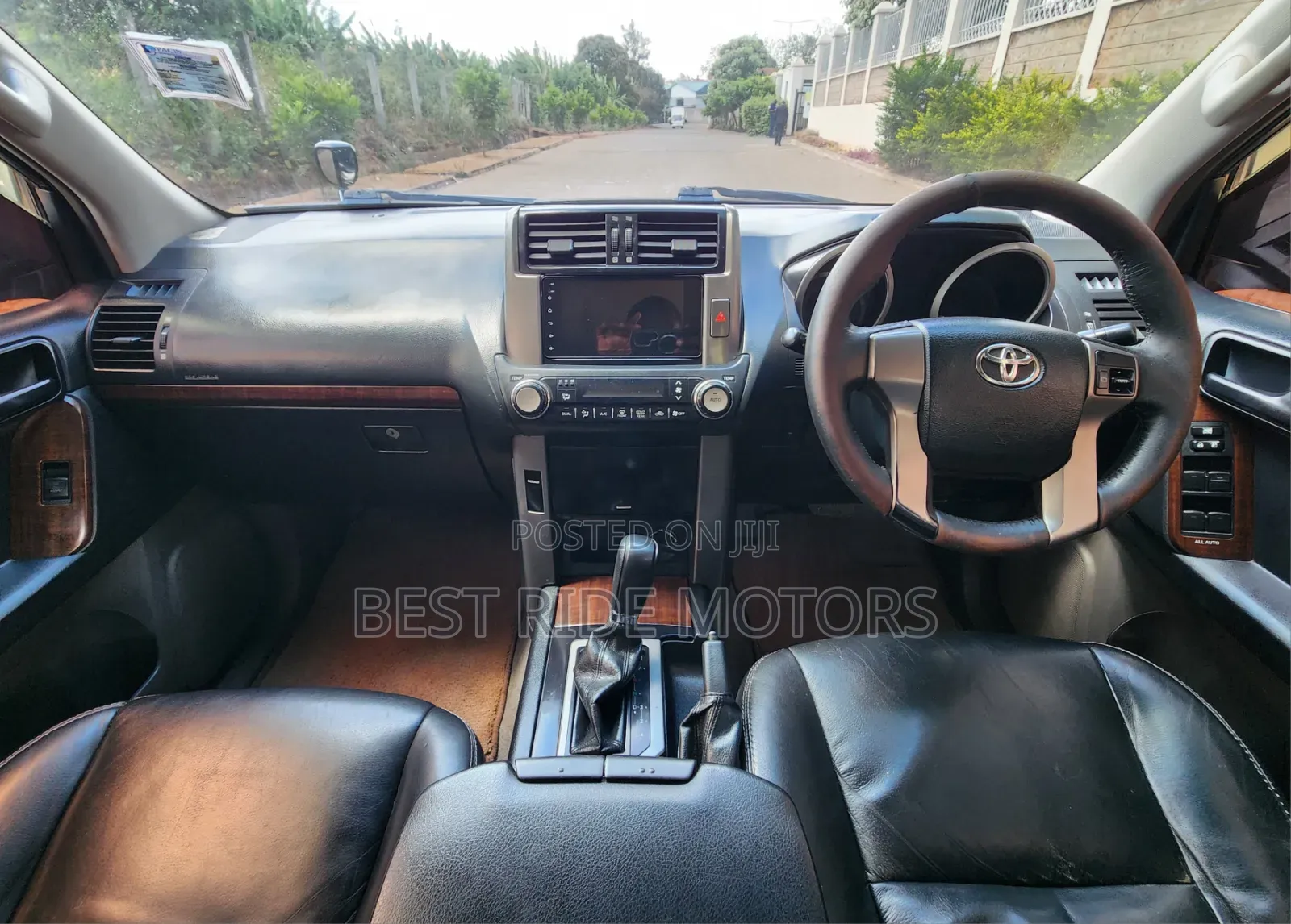Toyota Land Cruiser Prado 2.7 i 2011