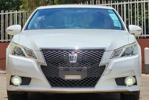 Toyota Crown 2015 Pearl