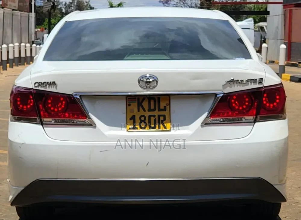 Toyota Crown 2015 Pearl