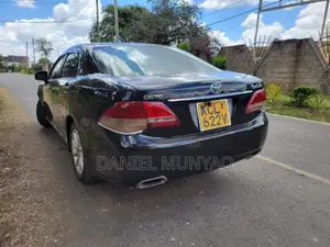 Toyota Crown 2011 Black