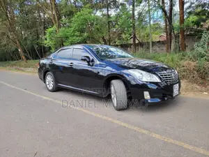 Toyota Crown 2011 Black
