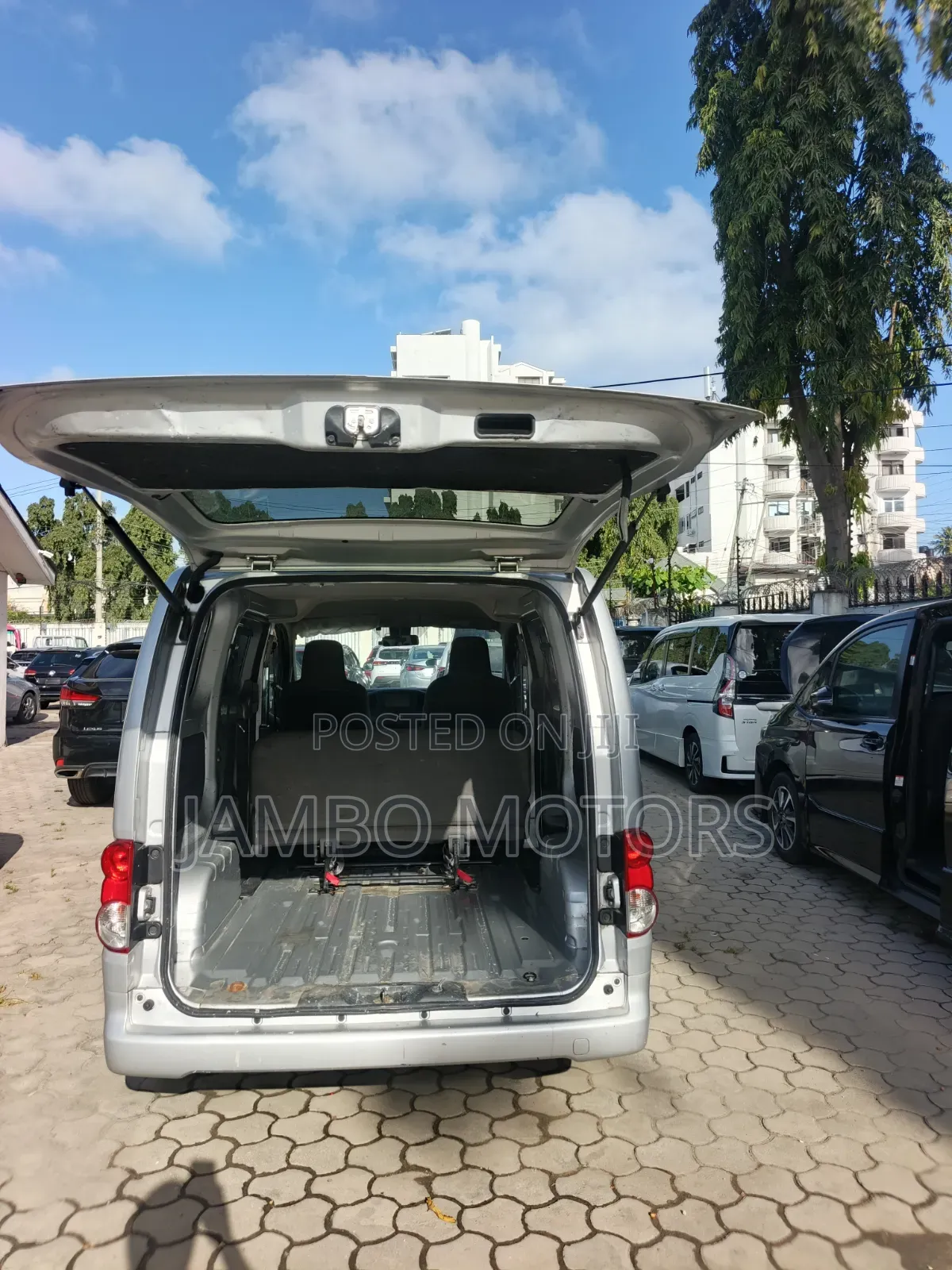 Nissan NV200 2022 Silver