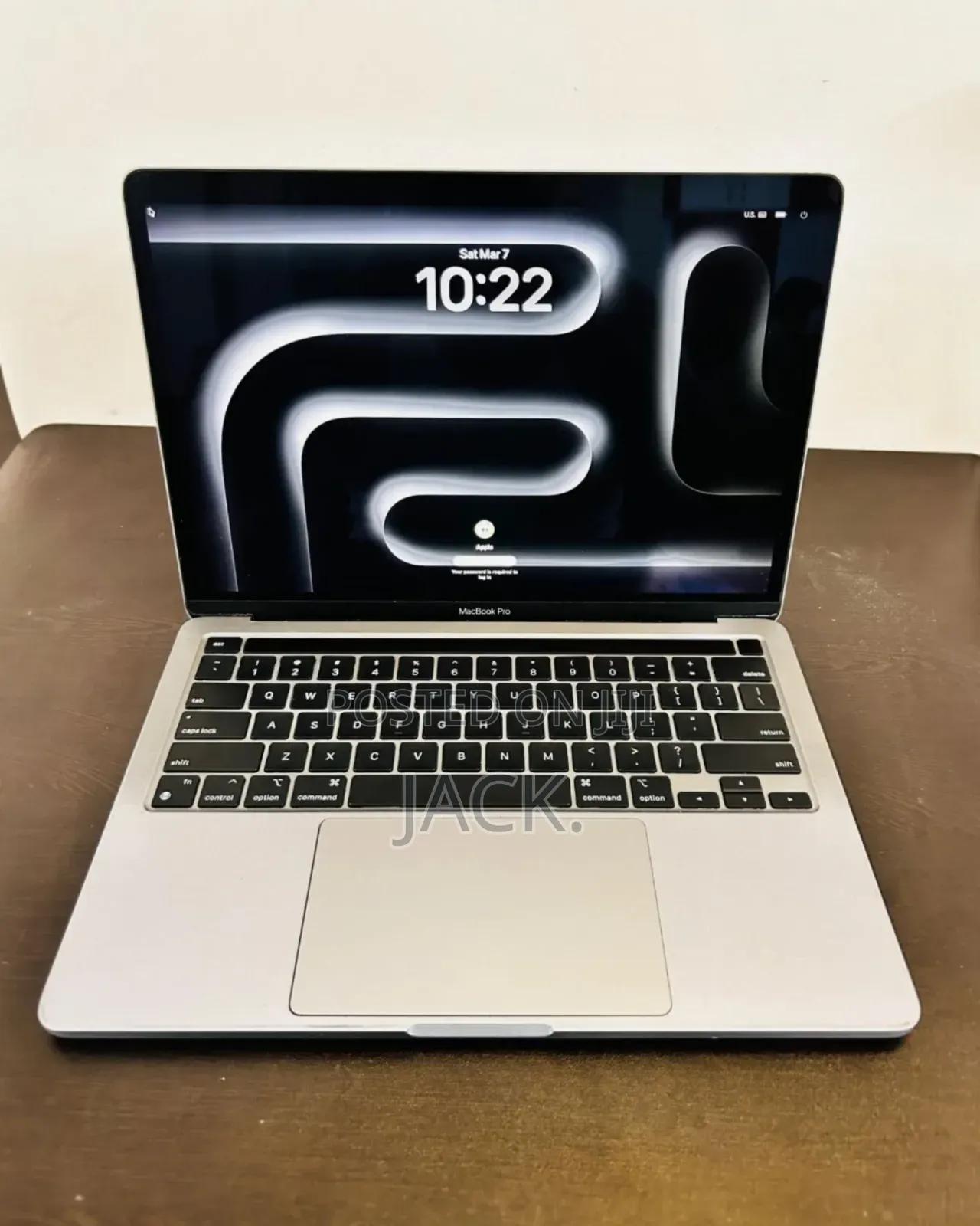 Laptop Apple MacBook Pro 2022 M2 8GB Apple M2 SSD 512GB