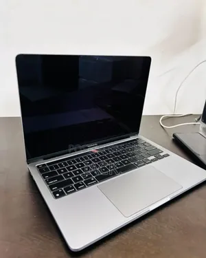 Laptop Apple MacBook Pro 2022 M2 8GB Apple M2 SSD 512GB