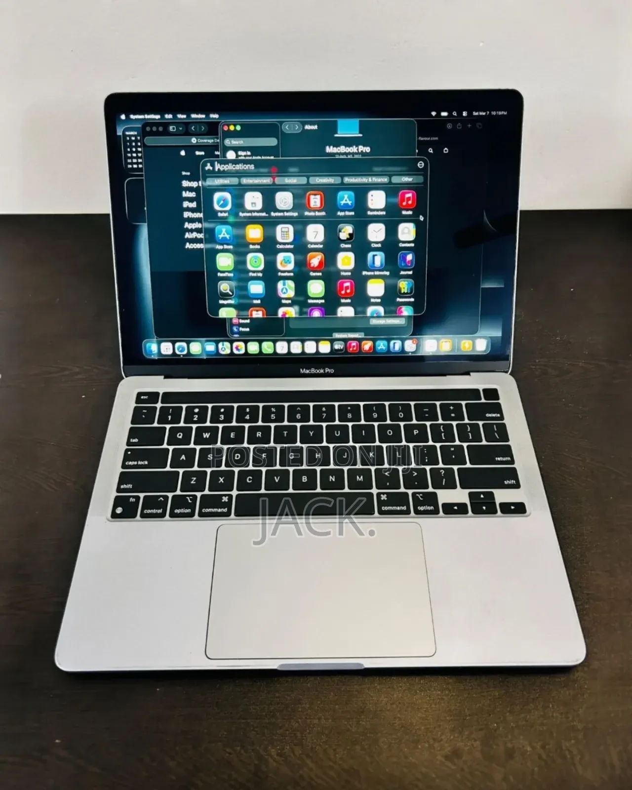 Laptop Apple MacBook Pro 2022 M2 8GB Apple M2 SSD 512GB