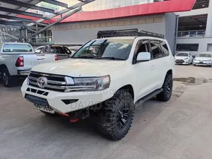 Toyota Land Cruiser 2007 White