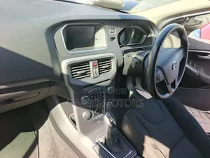 Volvo V40 2019 White