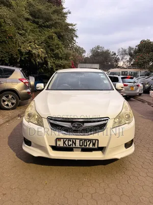 Subaru Legacy 2.5i Premium 2010 White
