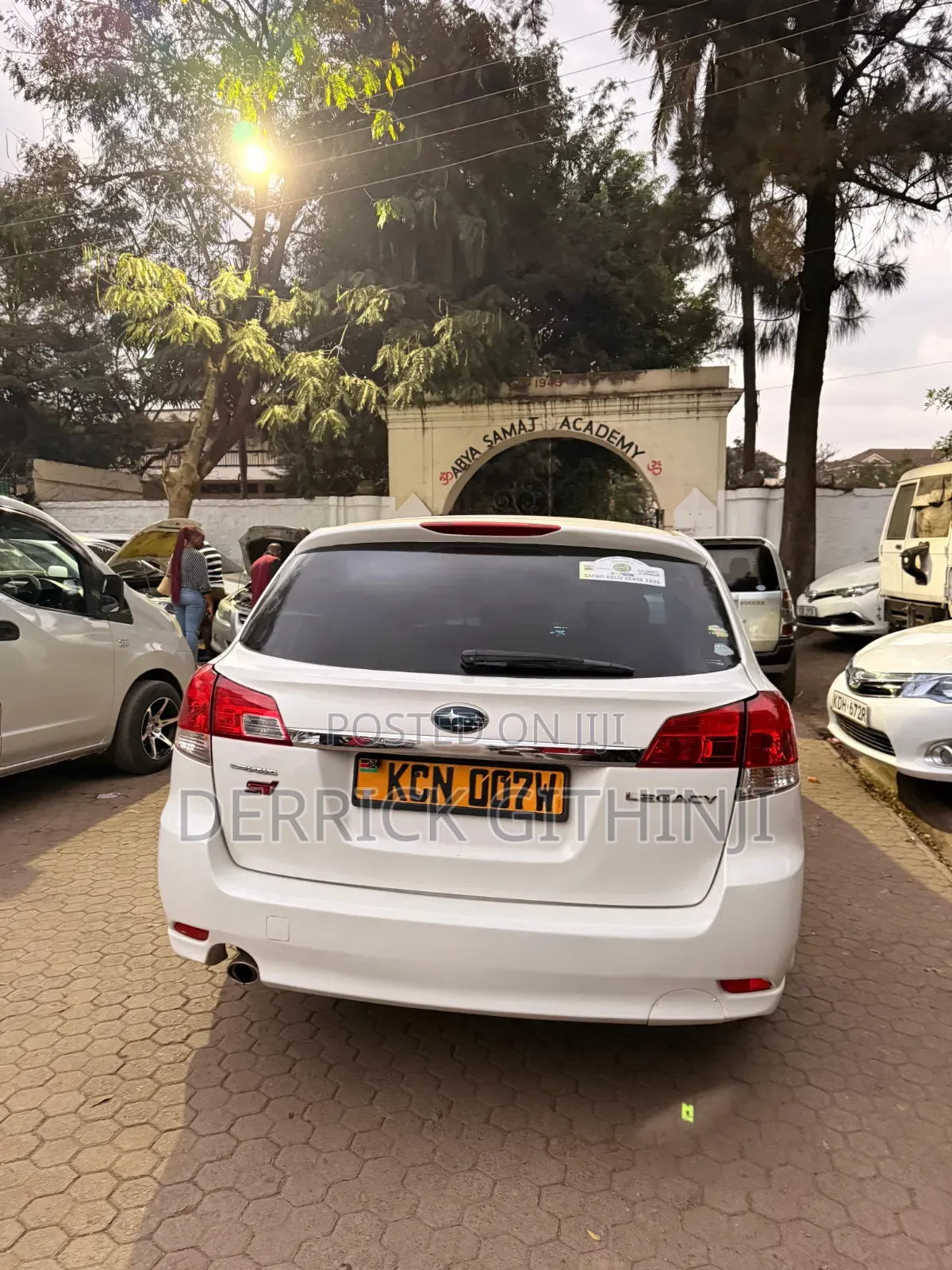Subaru Legacy 2.5i Premium 2010 White