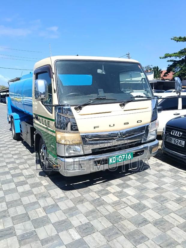 Fuso Water Truck - thumbnail 3