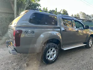 Isuzu D-MAX 2022 Gray