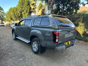 Isuzu D-MAX 2022 Gray