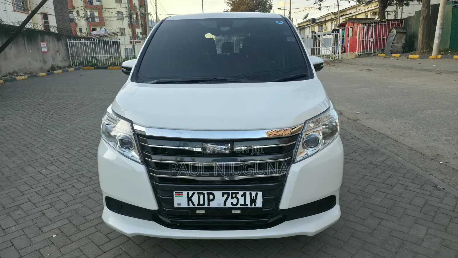 Toyota Noah 2017 White