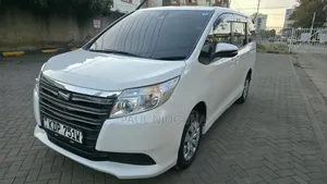 Toyota Noah 2017 White