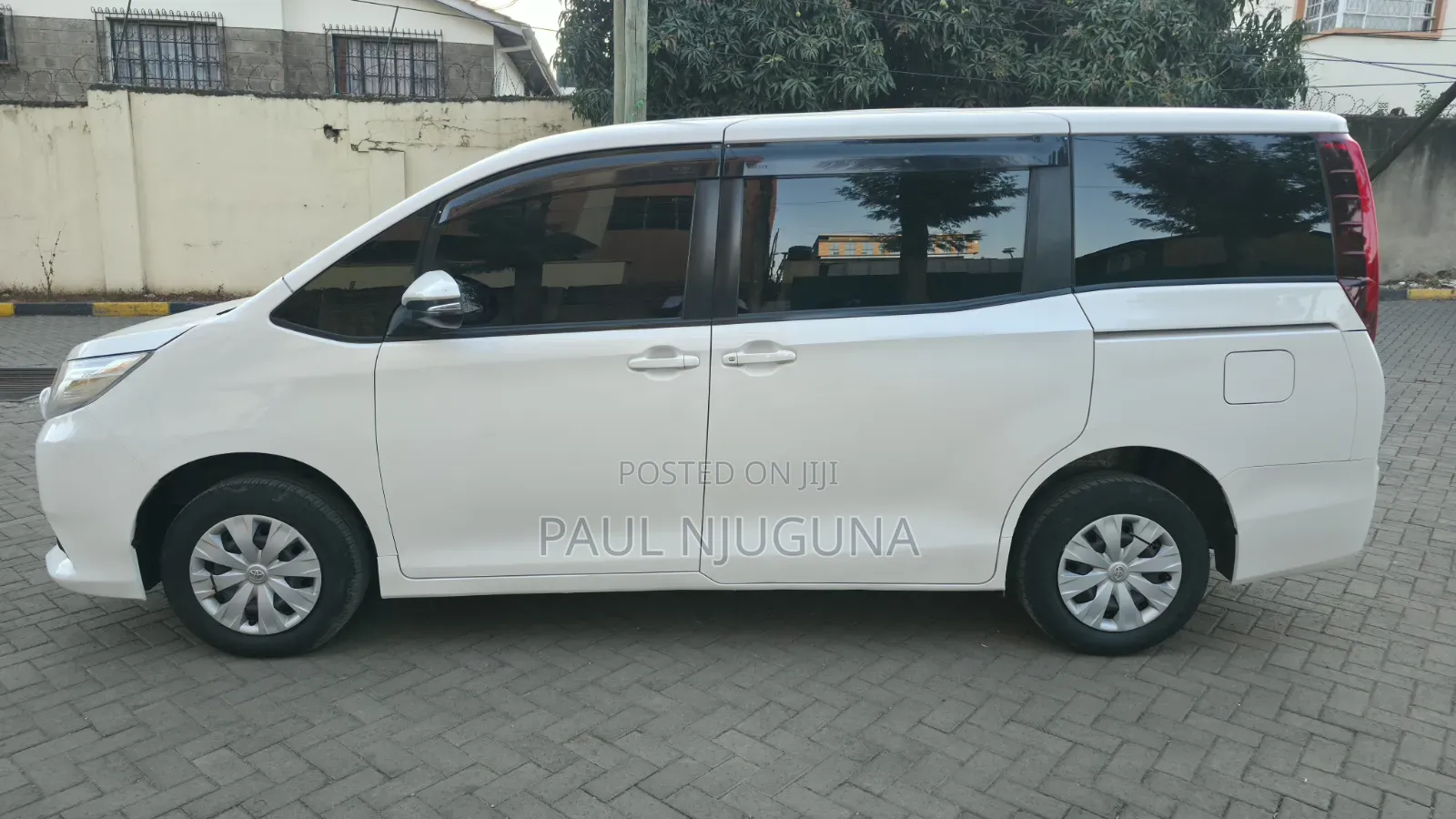 Toyota Noah 2017 White