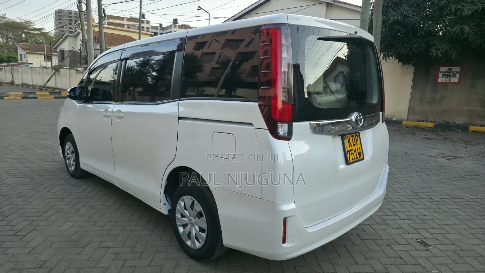 Toyota Noah 2017 White