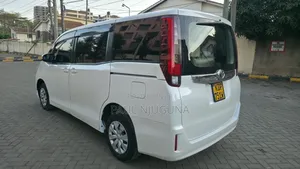 Toyota Noah 2017 White