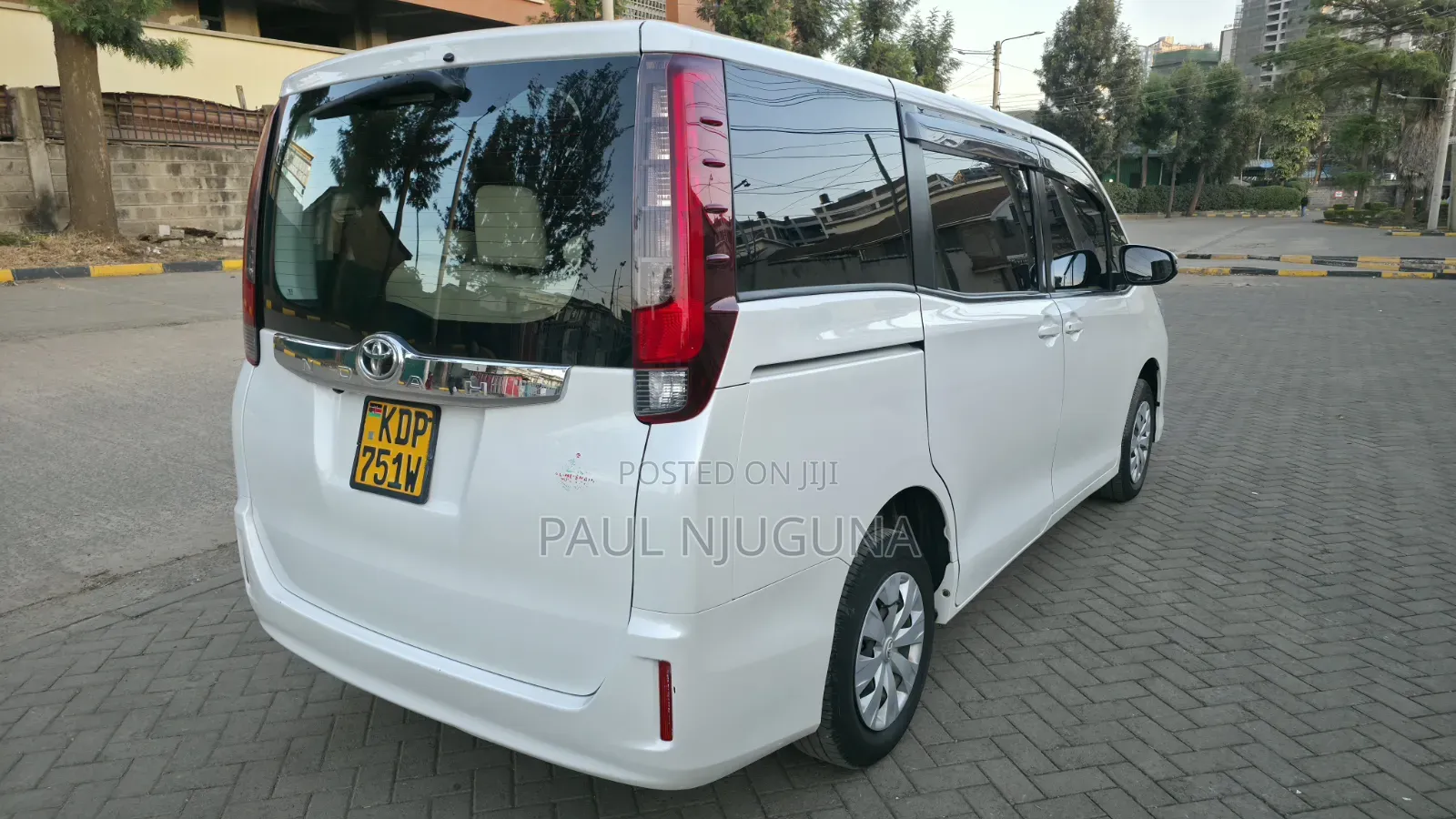Toyota Noah 2017 White