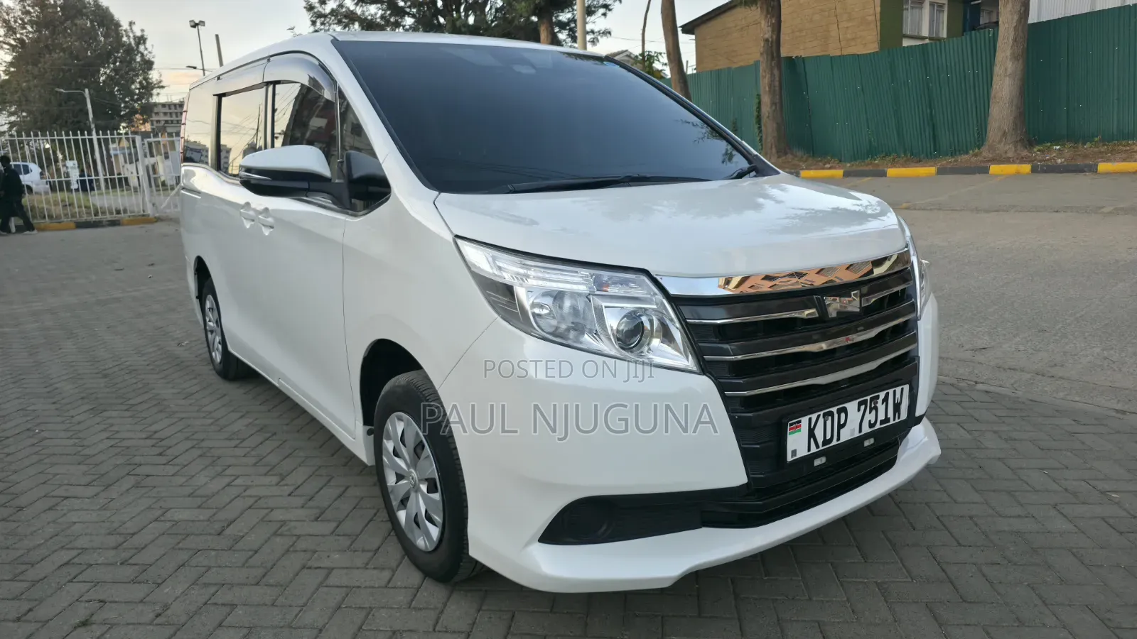 Toyota Noah 2017 White