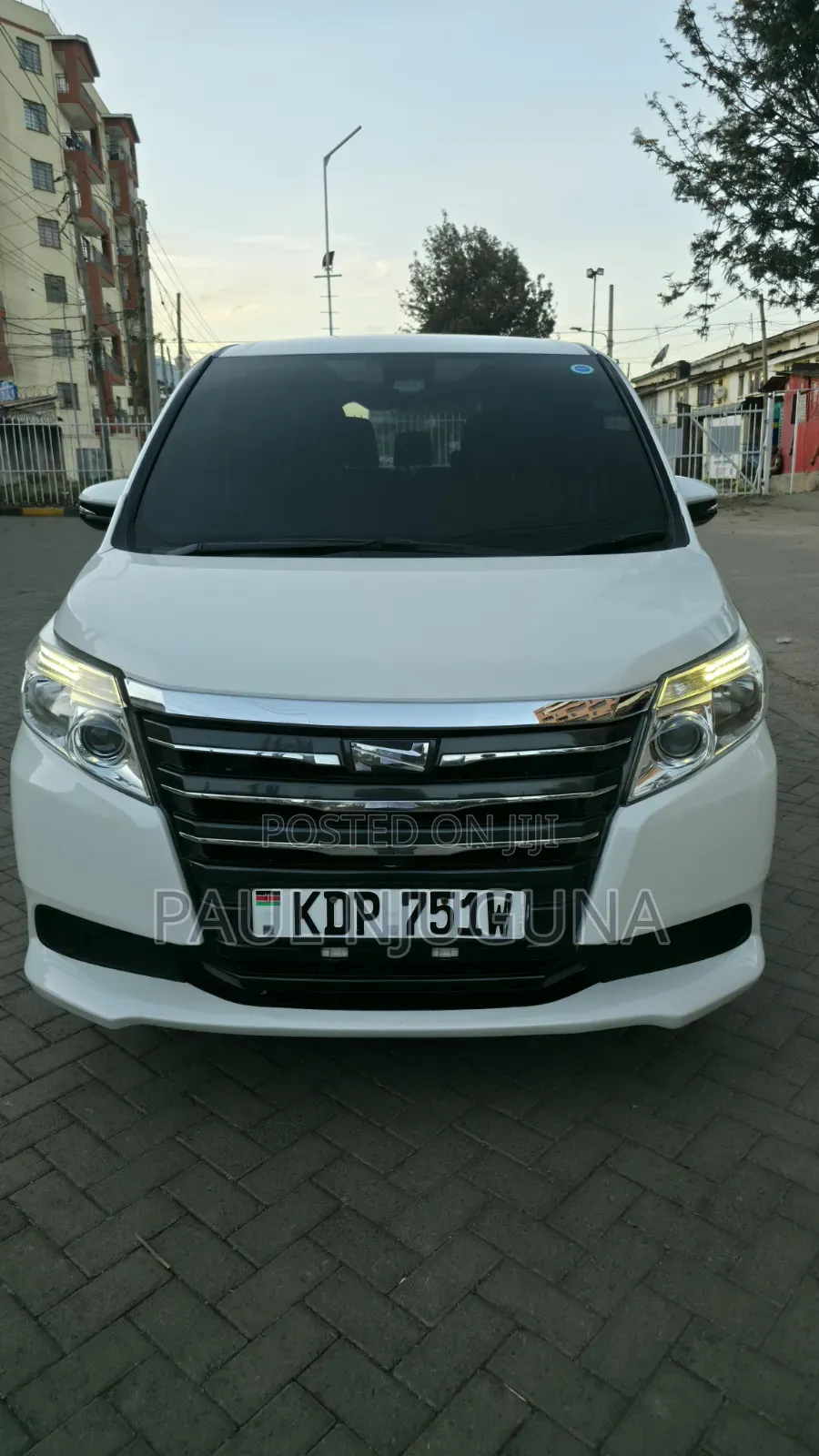 Toyota Noah 2017 White