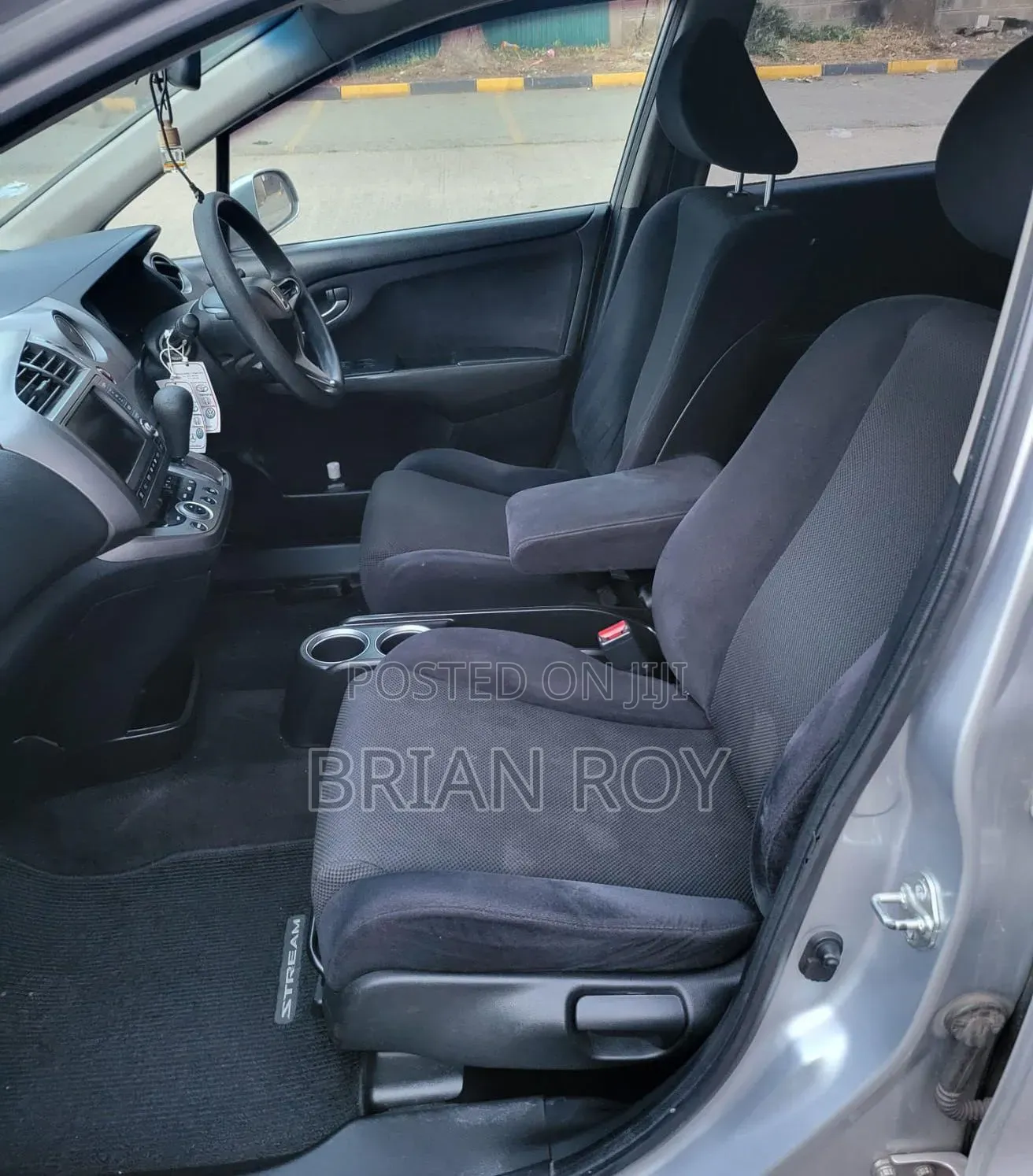 Honda Stream 1.7i LS 2010 Silver