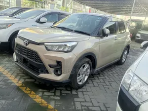 Toyota Raize 2020 Gold