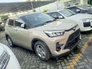 Toyota Raize 2020 Gold