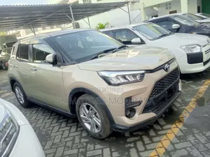 Toyota Raize 2020 Gold