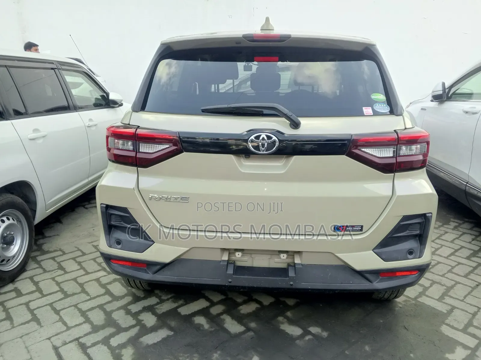 Toyota Raize 2020 Gold
