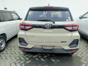 Toyota Raize 2020 Gold