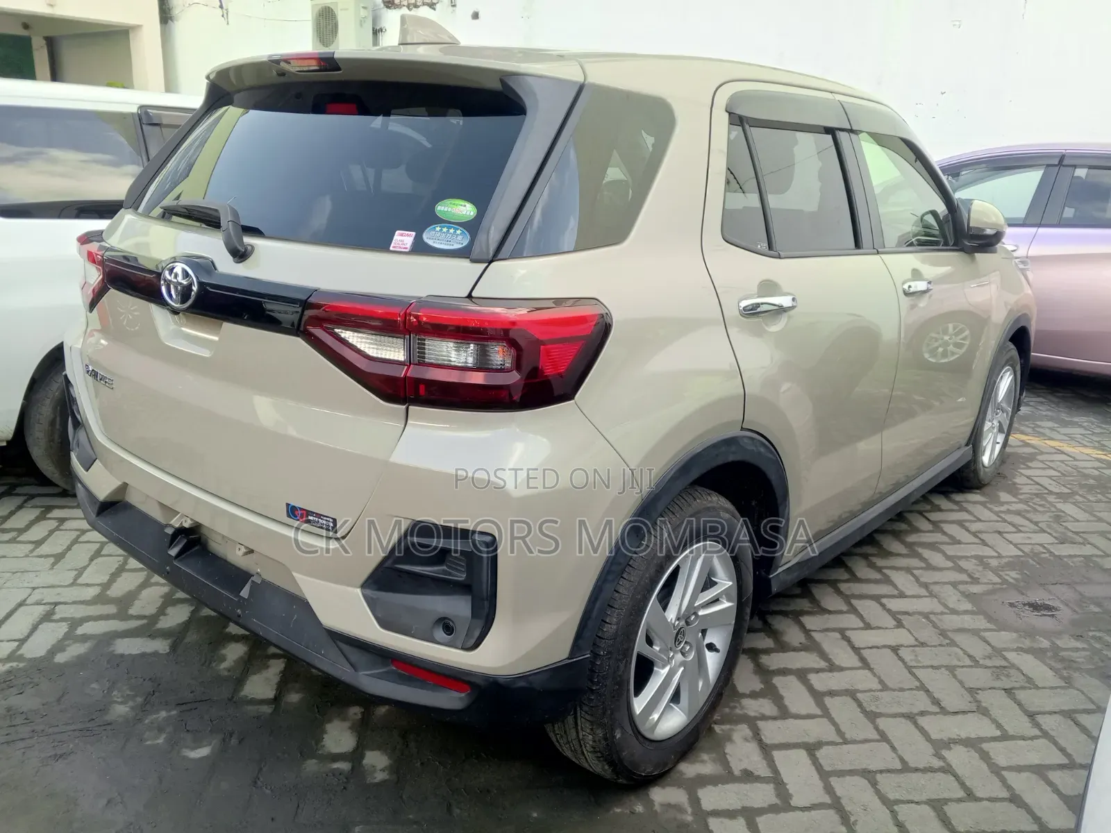 Toyota Raize 2020 Gold