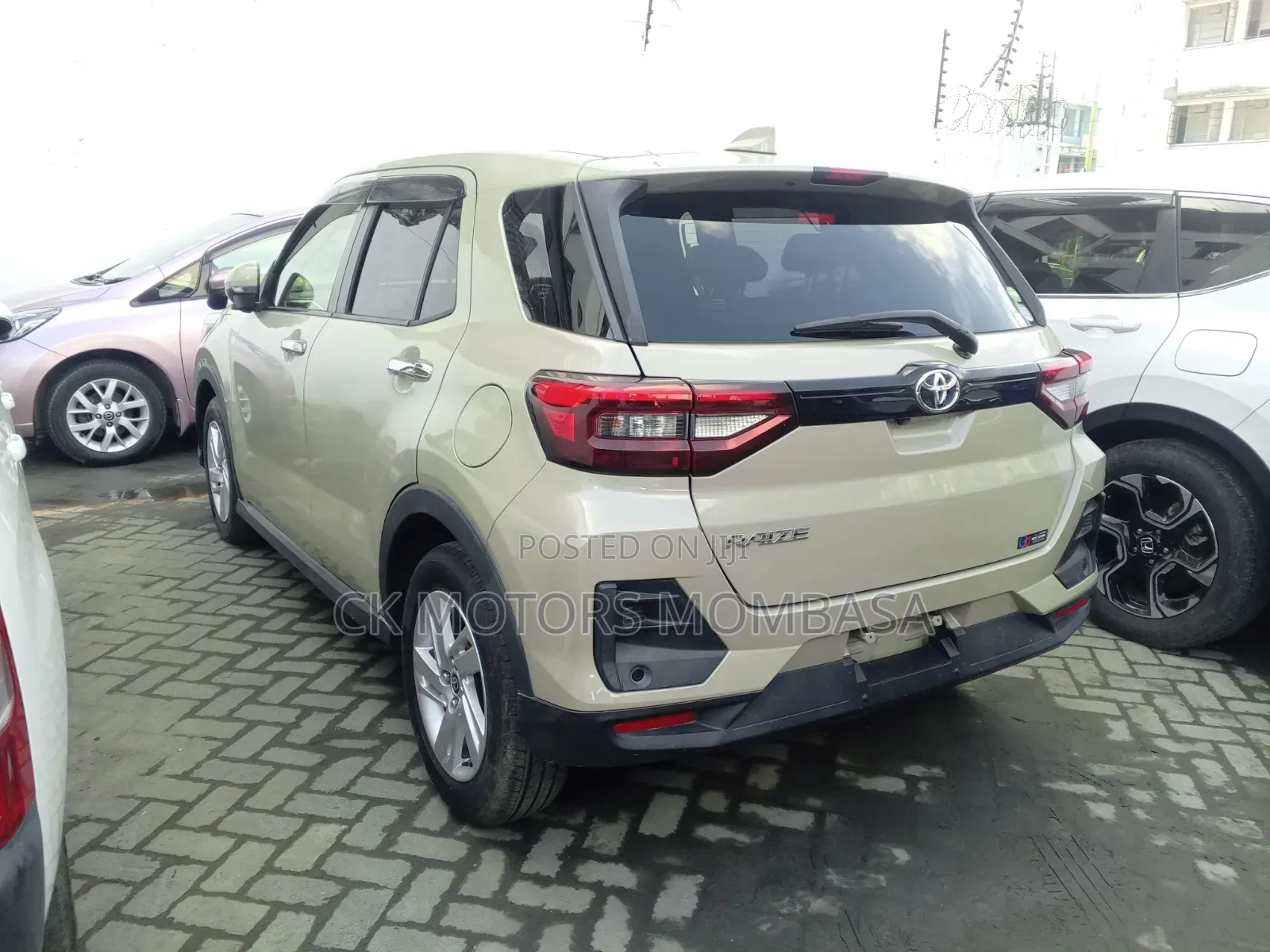 Toyota Raize 2020 Gold