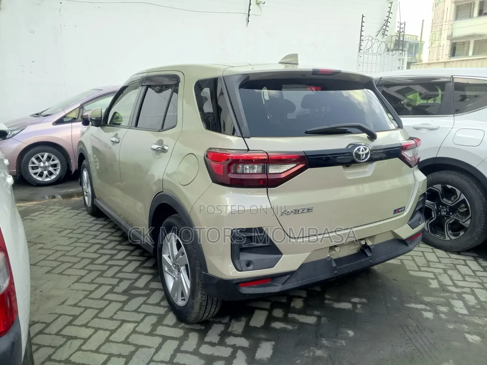 Toyota Raize 2020 Gold