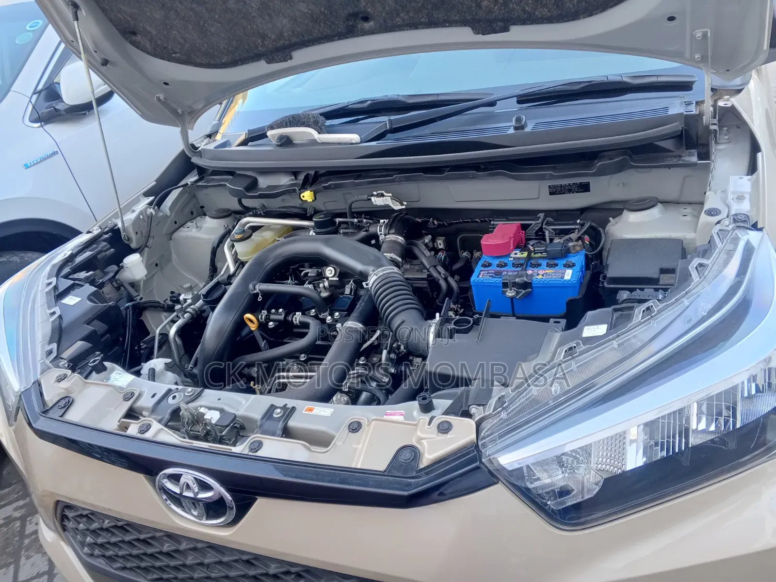 Toyota Raize 2020 Gold