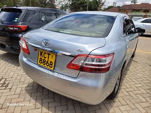 Toyota Premio 2012 Silver