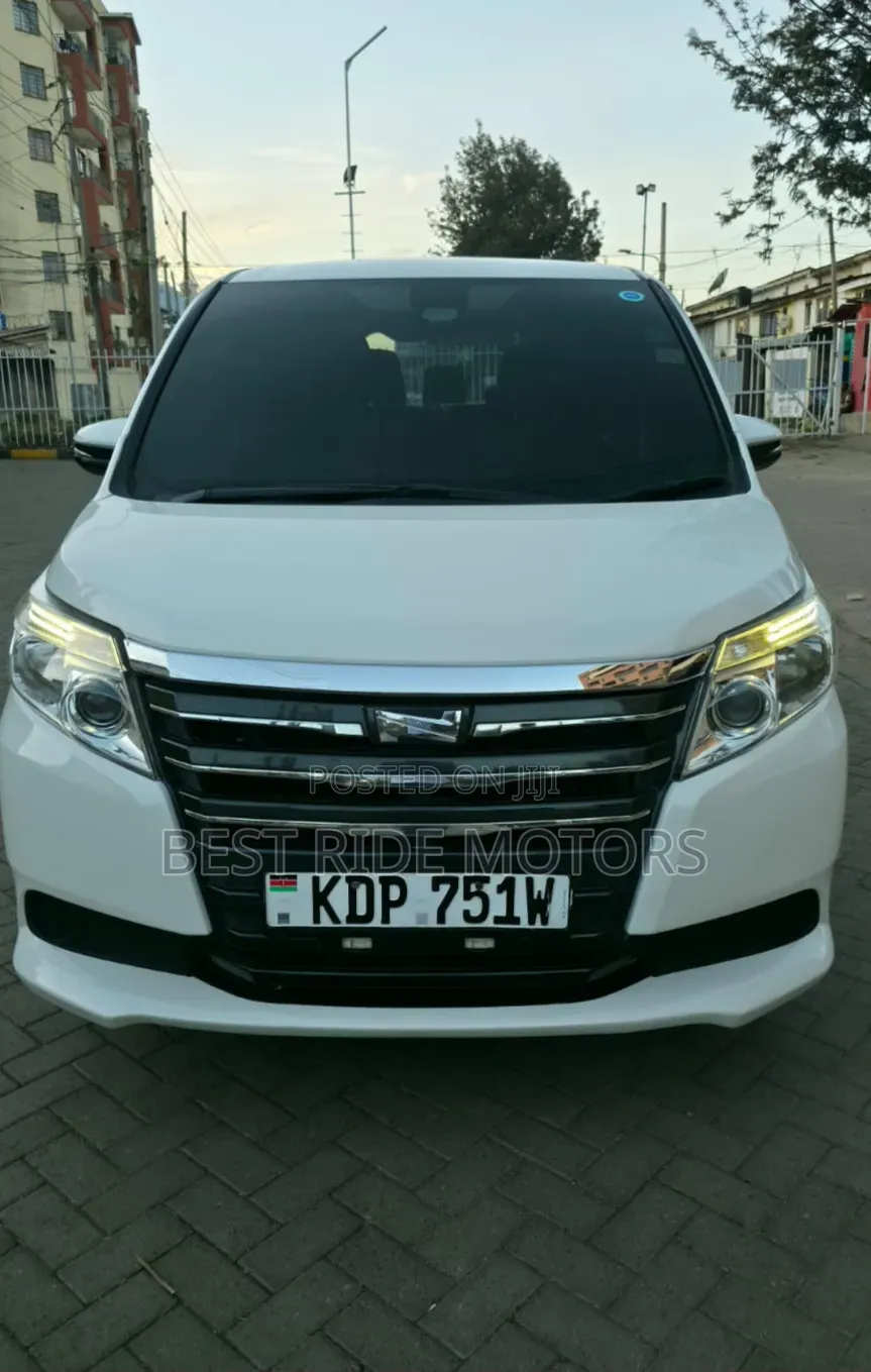 Toyota Noah 2.0 FWD (7 Seater) 2017 White