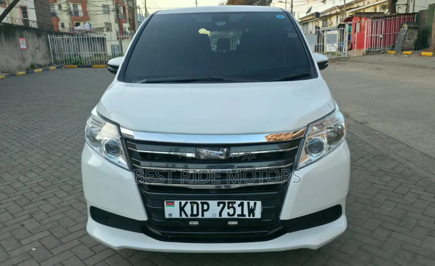 Toyota Noah 2.0 FWD (7 Seater) 2017 White