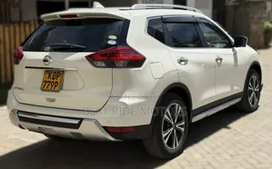 Nissan X-Trail 2.0 Petrol AWD 2017 White