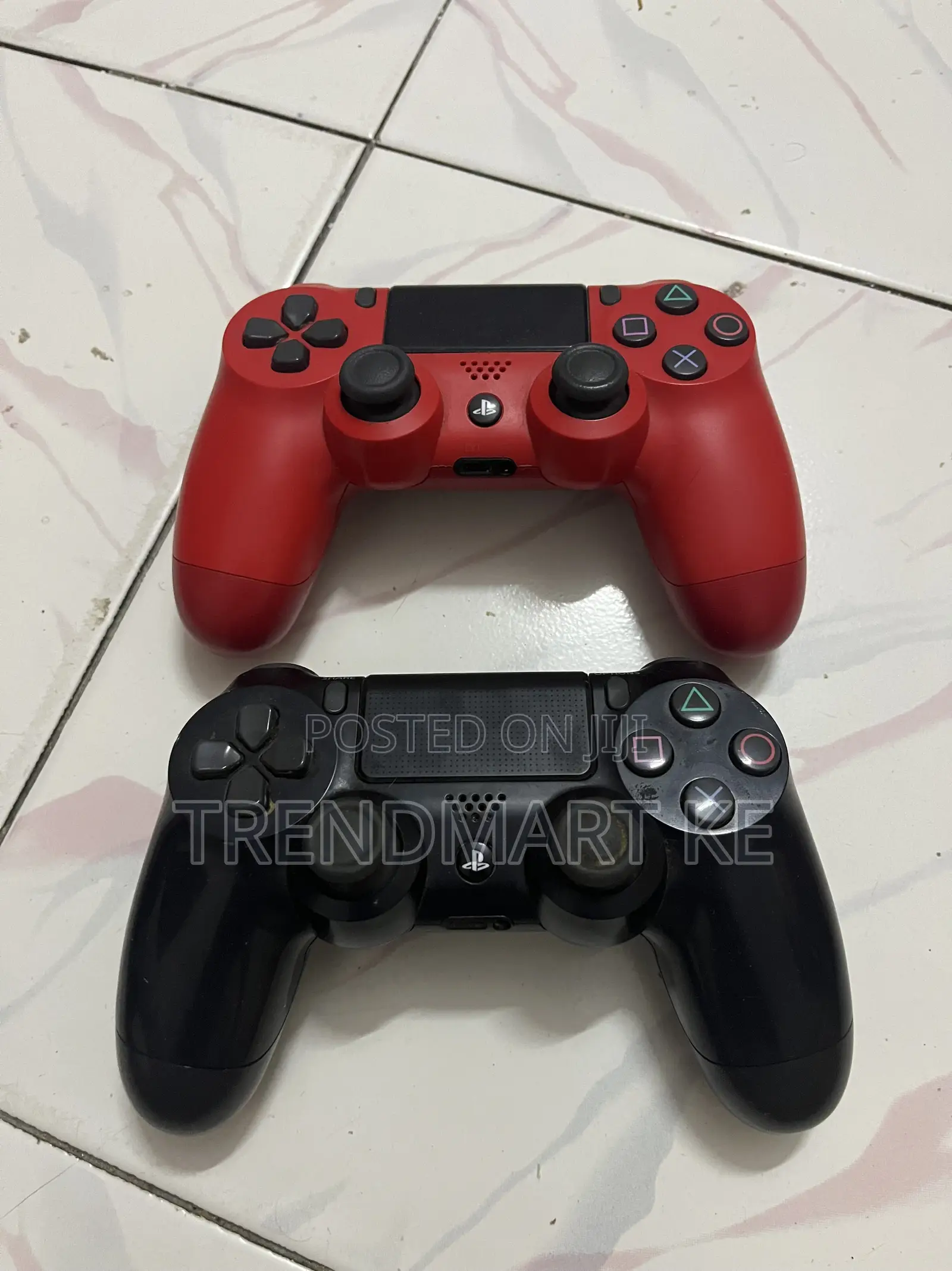 Ps4 Standard + 2 Controller + 5 Games