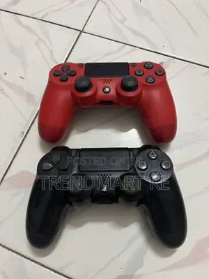 Ps4 Standard + 2 Controller + 5 Games
