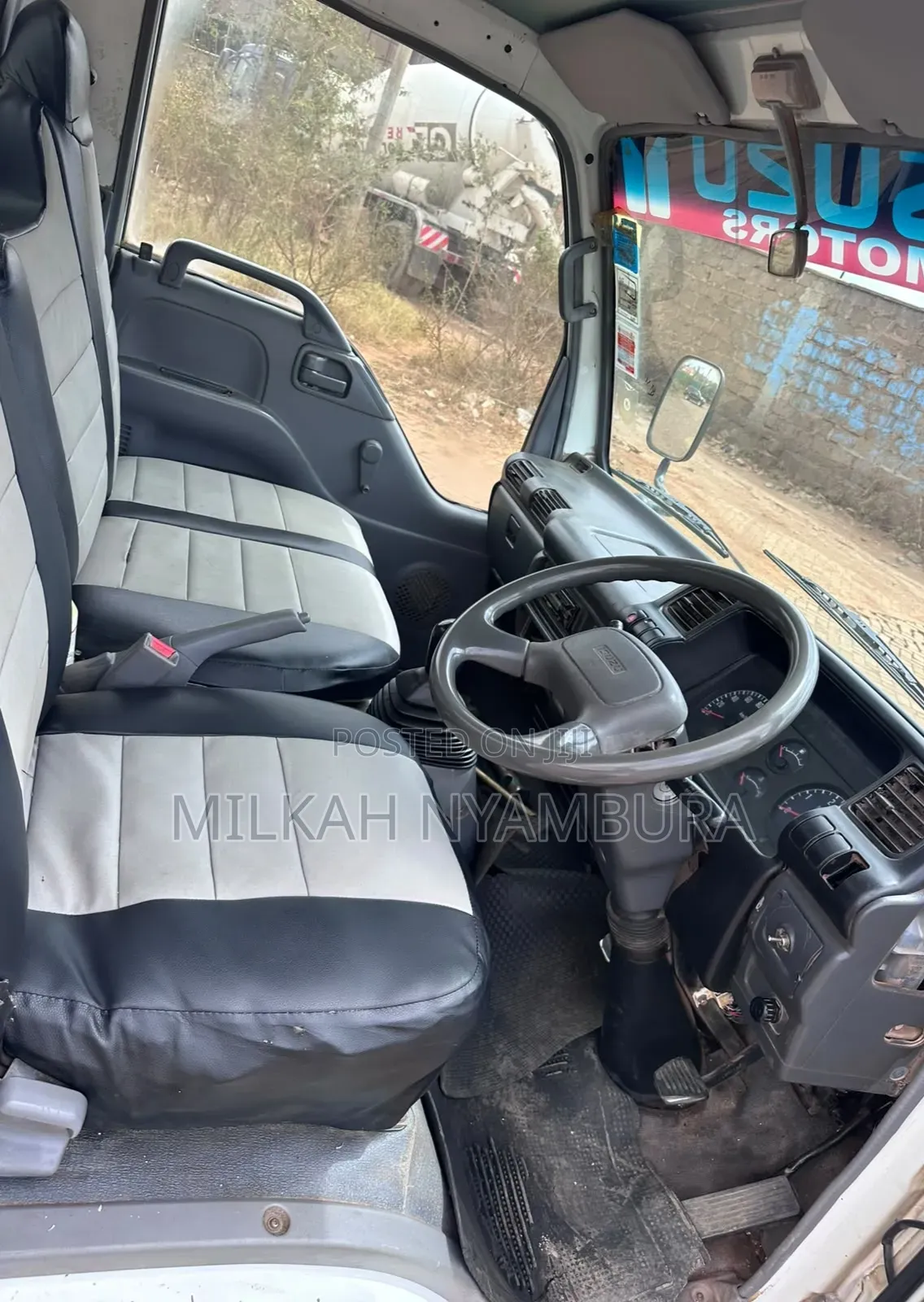 Isuzu NKR Local