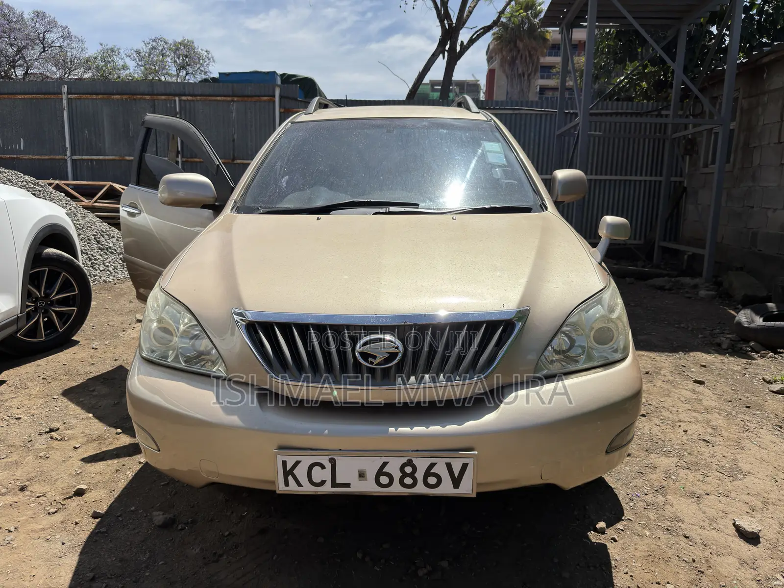 Toyota Harrier 240G 2012 Gold