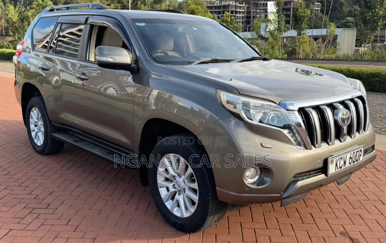 Toyota Land Cruiser Prado 2015 Gray