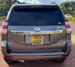 Toyota Land Cruiser Prado 2015 Gray