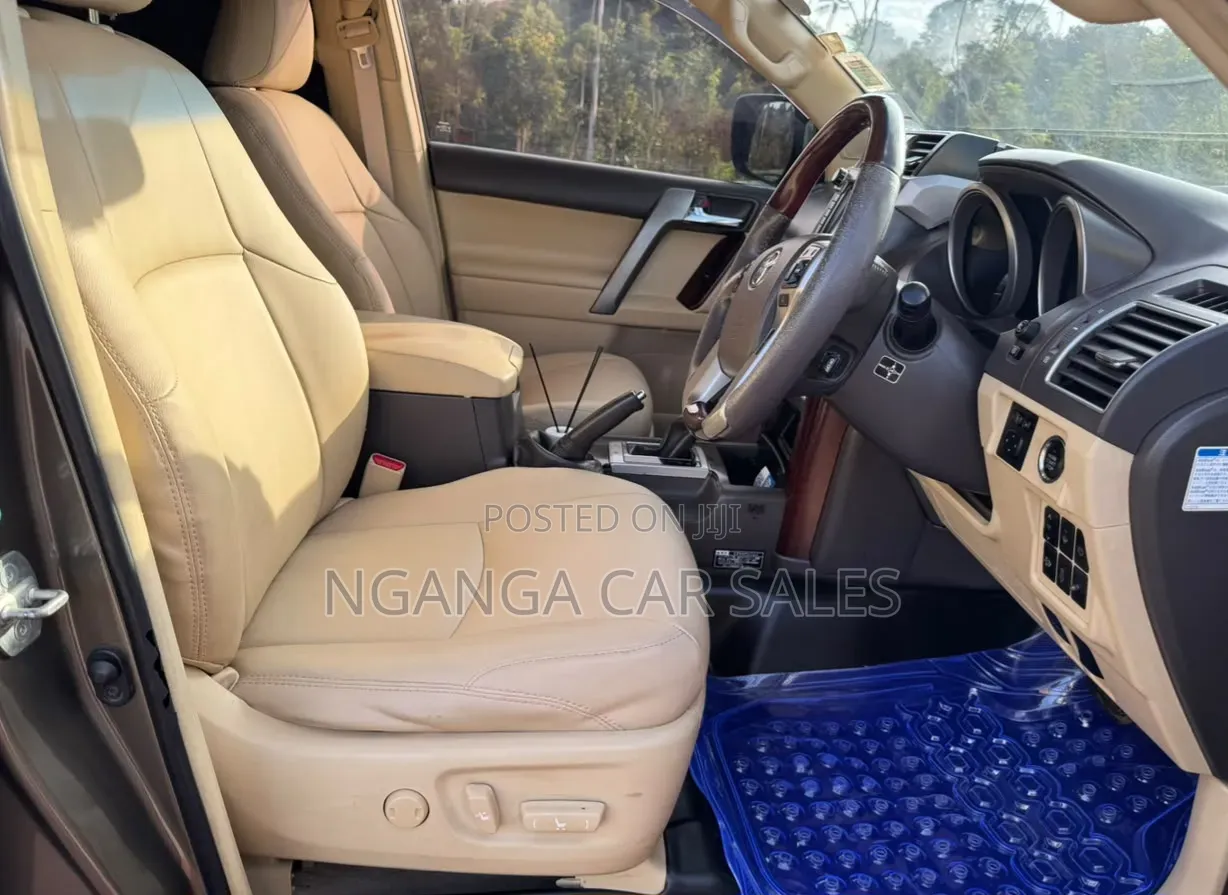 Toyota Land Cruiser Prado 2015 Gray