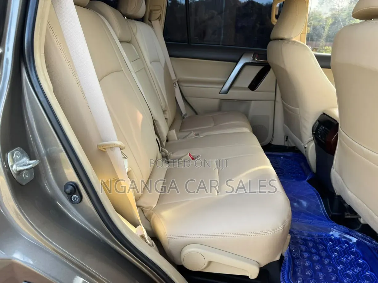 Toyota Land Cruiser Prado 2015 Gray