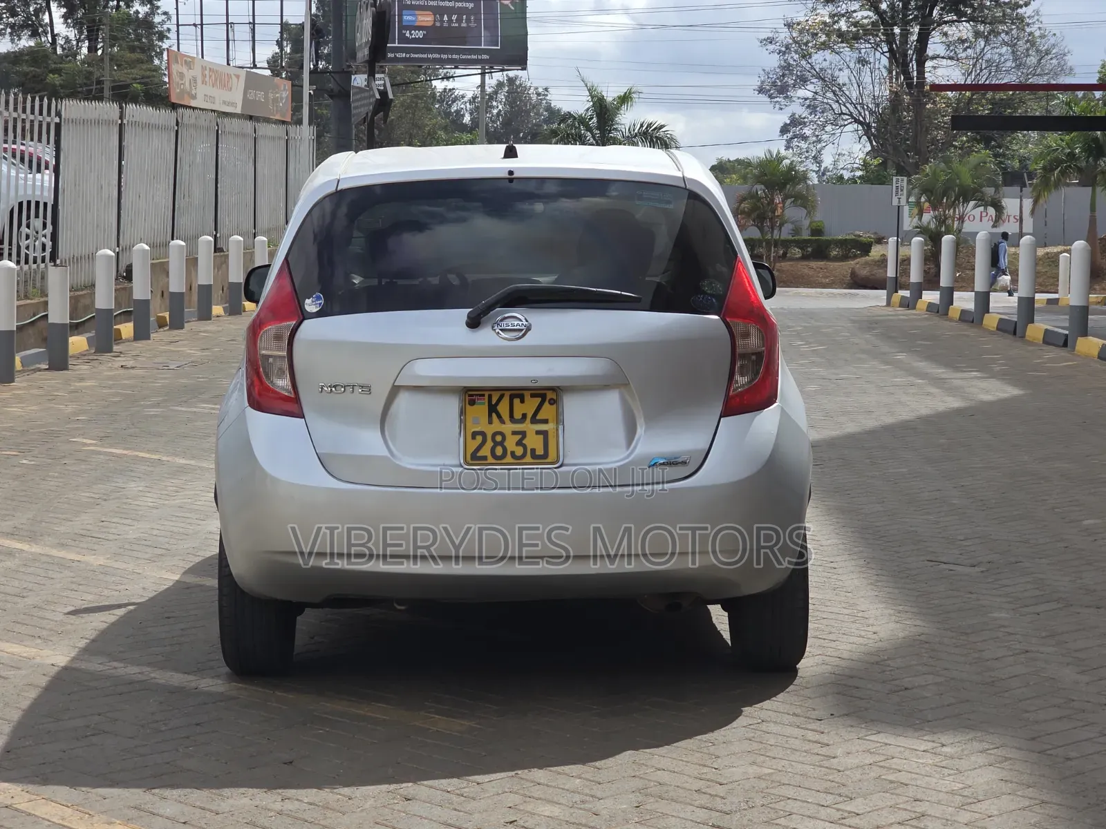 Nissan Note 2012 Silver