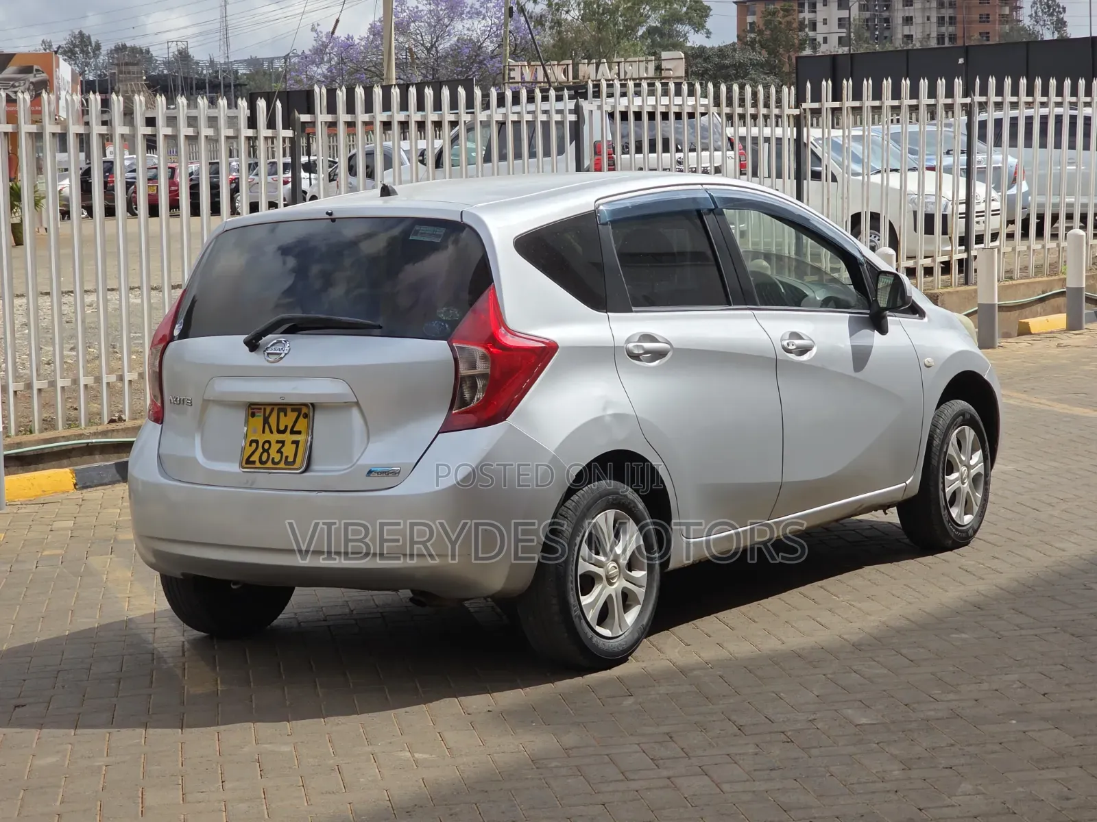 Nissan Note 2012 Silver