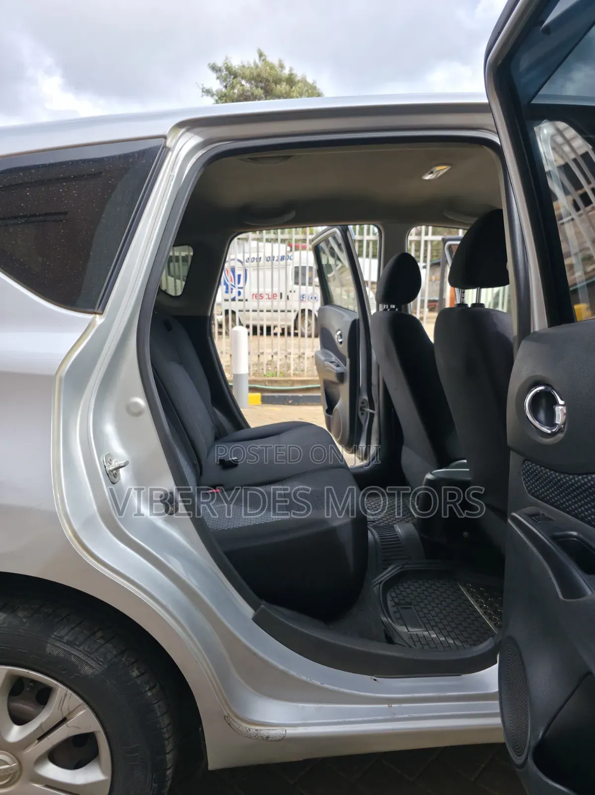 Nissan Note 2012 Silver