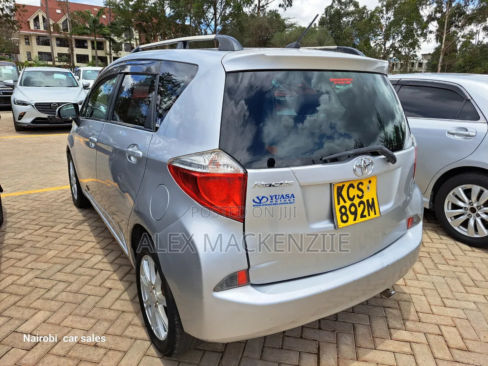 Toyota Ractis 2013 Silver